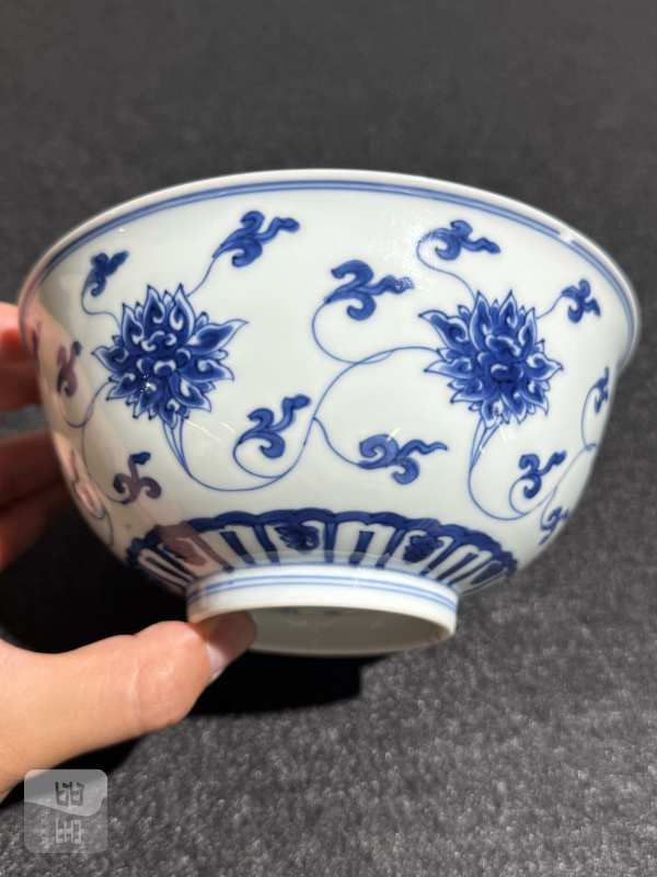 清康熙 青花缠枝莲纹碗 - 图3